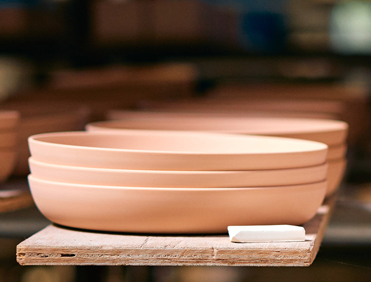 他窯元が敬遠する困難な技術課題への積極対応